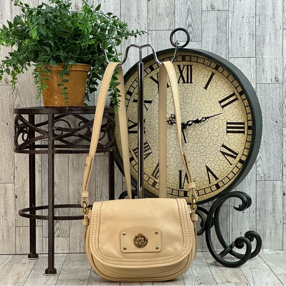Elegant Cream Shoulder Bag